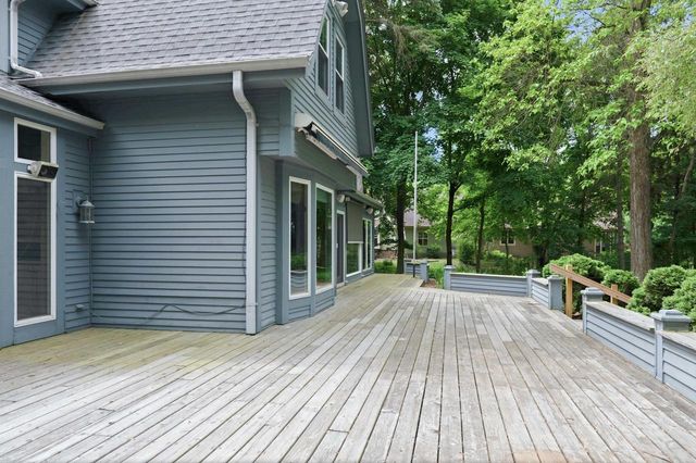 1031 N Genesee Woods DRIVE, Summit, WI 53066