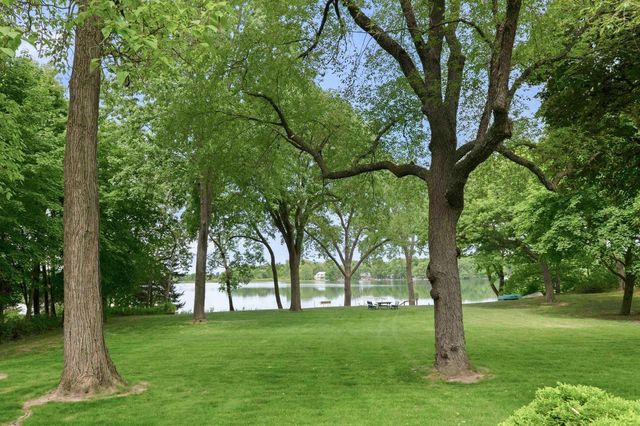 1031 N Genesee Woods DRIVE, Summit, WI 53066