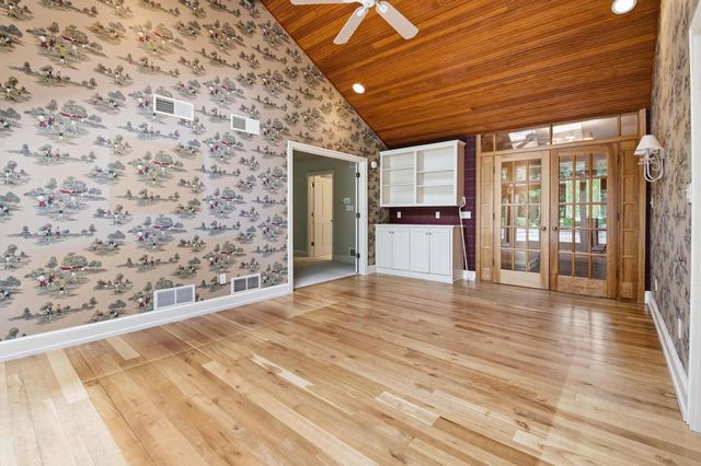 1031 N Genesee Woods DRIVE, Summit, WI 53066