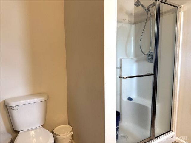 6827 41st Street E, Fife, WA 98424