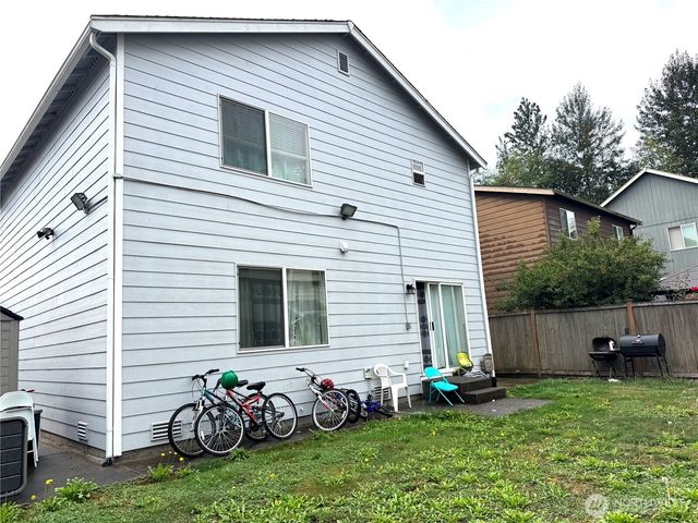 6827 41st Street E, Fife, WA 98424