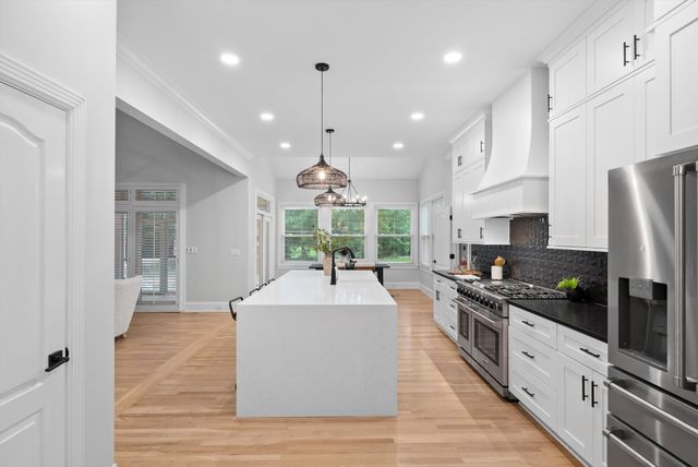 2245 Oakleaf Dr, Franklin, TN 37064