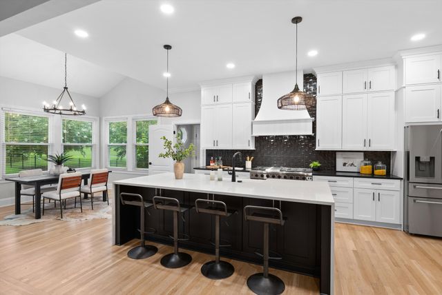 2245 Oakleaf Dr, Franklin, TN 37064