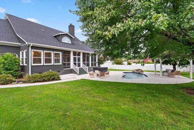 2245 Oakleaf Dr, Franklin, TN 37064