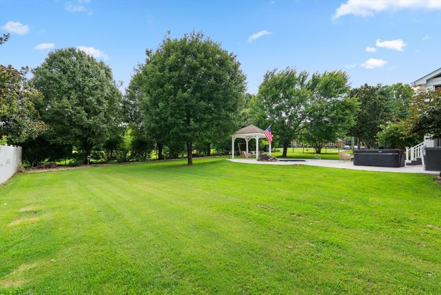 2245 Oakleaf Dr, Franklin, TN 37064