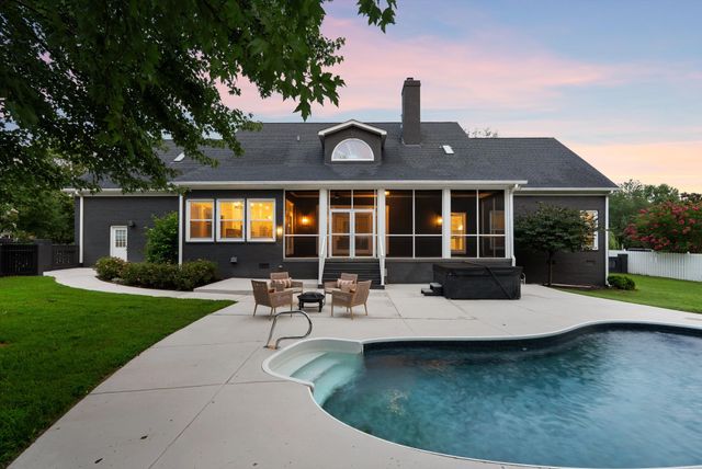 2245 Oakleaf Dr, Franklin, TN 37064