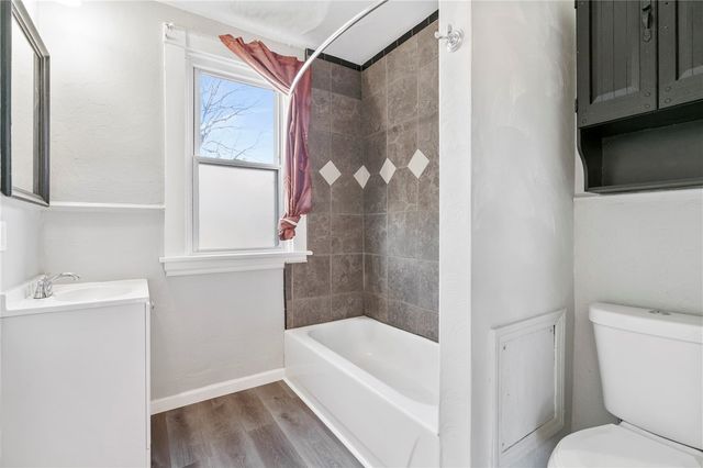 711 9th St, Irwin, PA 15642