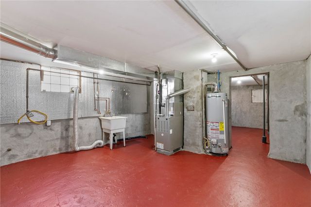 711 9th St, Irwin, PA 15642