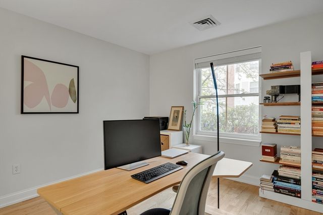 318 Rindge Ave 103, Cambridge, MA 02140