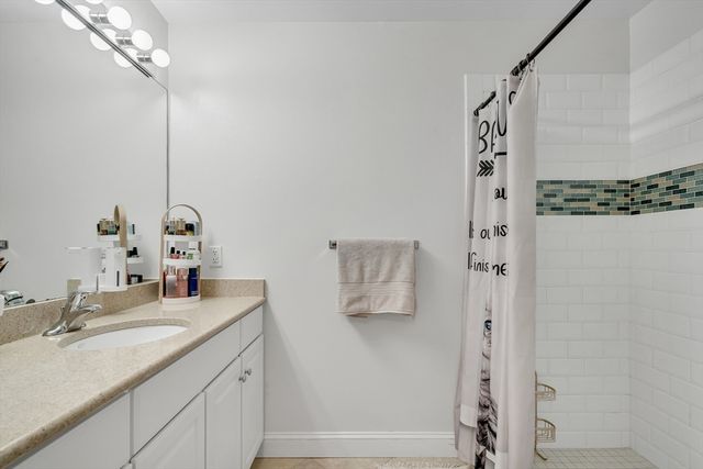 318 Rindge Ave 103, Cambridge, MA 02140