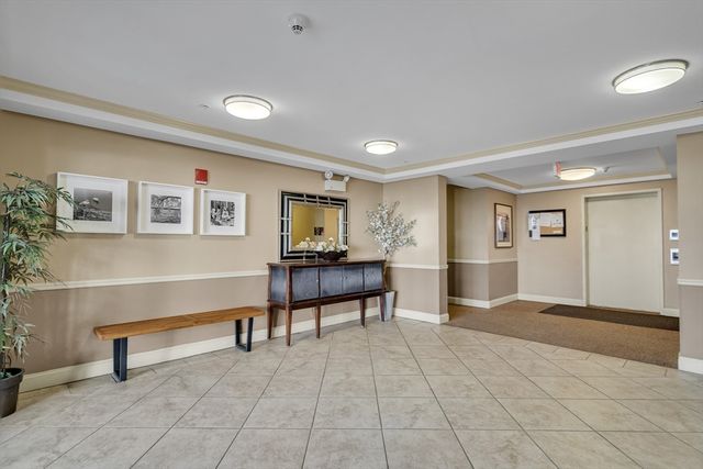 318 Rindge Ave 103, Cambridge, MA 02140