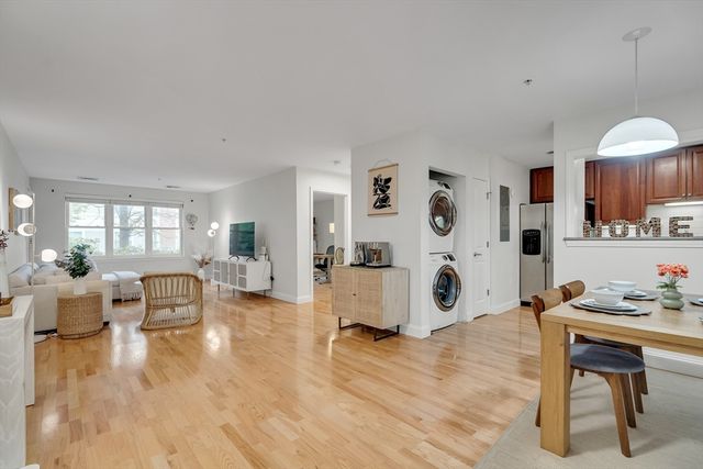 318 Rindge Ave 103, Cambridge, MA 02140