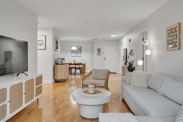 318 Rindge Ave 103, Cambridge, MA 02140