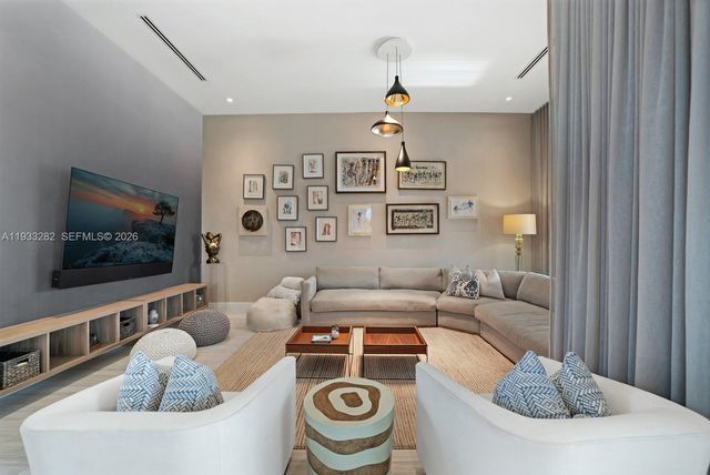 1970 NE 119th Rd, North Miami, FL 33181