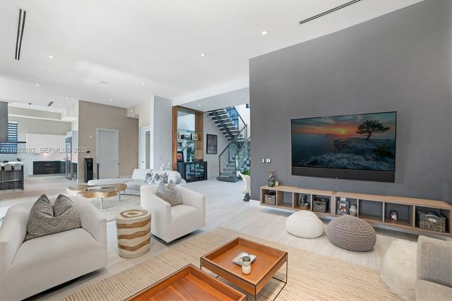 1970 NE 119th Rd, North Miami, FL 33181