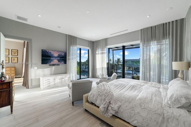 1970 NE 119th Rd, North Miami, FL 33181