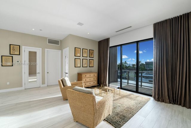 1970 NE 119th Rd, North Miami, FL 33181