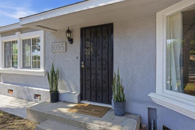 1055 W Pine, Santa Ana, CA 92703