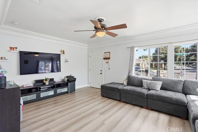 1055 W Pine, Santa Ana, CA 92703