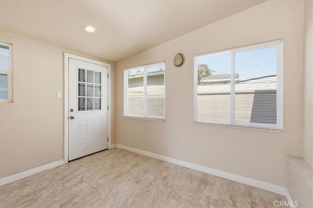 1055 W Pine, Santa Ana, CA 92703