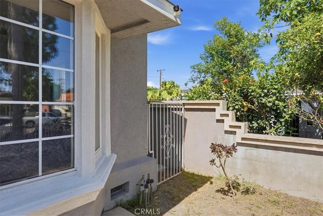 1055 W Pine, Santa Ana, CA 92703