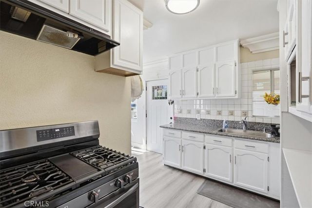 1055 W Pine, Santa Ana, CA 92703