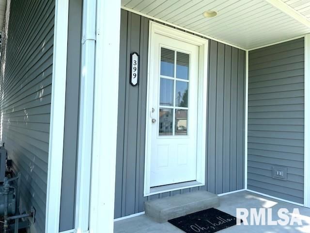 399 W MAIN Street, Williamsville, IL 62693