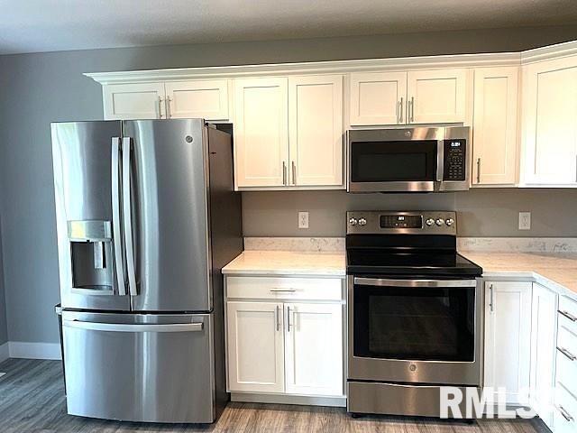 399 W MAIN Street, Williamsville, IL 62693