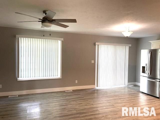 399 W MAIN Street, Williamsville, IL 62693