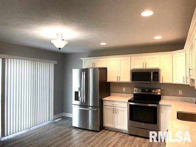 399 W MAIN Street, Williamsville, IL 62693