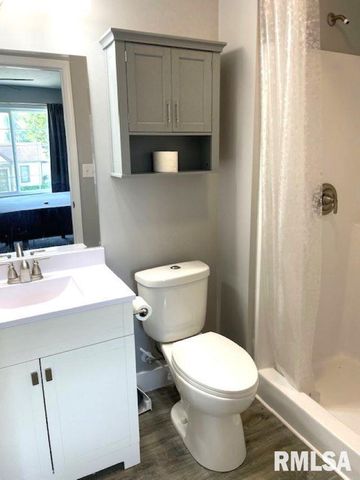 399 W MAIN Street, Williamsville, IL 62693