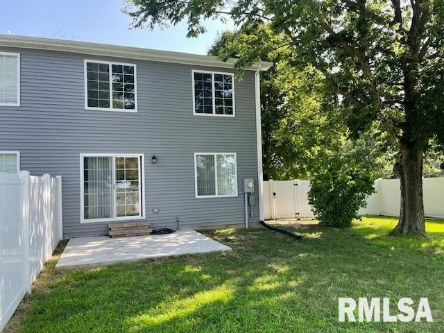 399 W MAIN Street, Williamsville, IL 62693