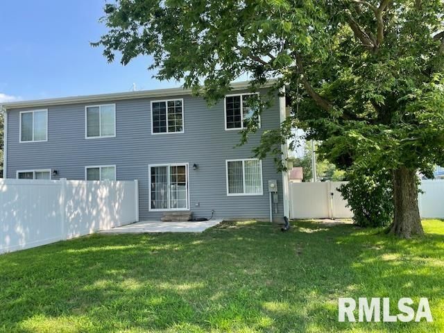 399 W MAIN Street, Williamsville, IL 62693