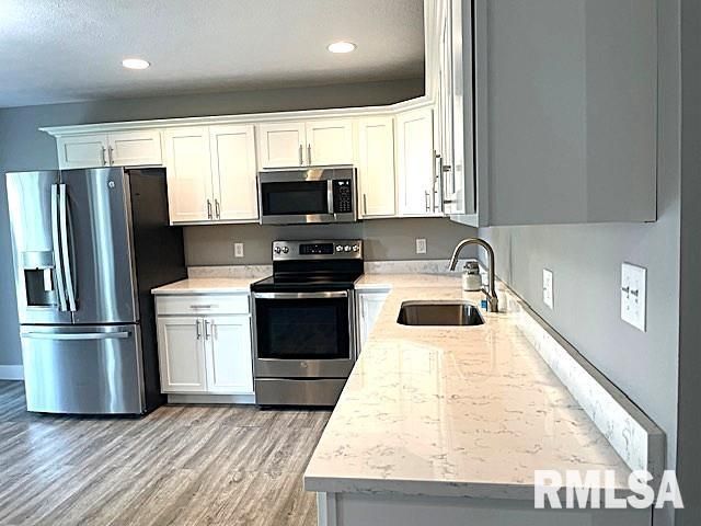 399 W MAIN Street, Williamsville, IL 62693