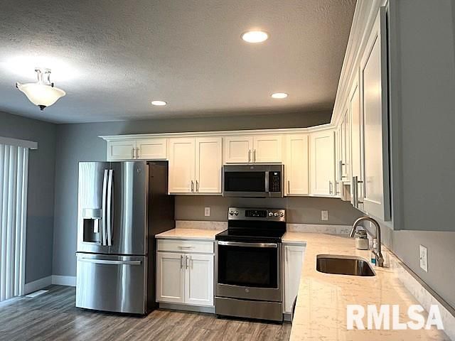 399 W MAIN Street, Williamsville, IL 62693