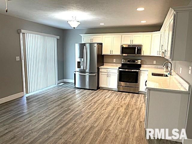 399 W MAIN Street, Williamsville, IL 62693