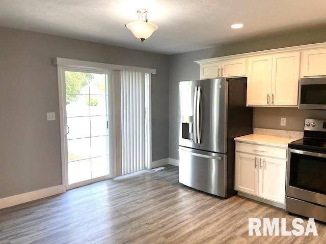 399 W MAIN Street, Williamsville, IL 62693