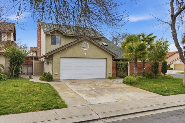 2400 Walnut Grove Way, Modesto, CA 95355
