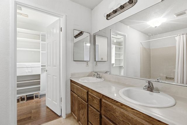 2400 Walnut Grove Way, Modesto, CA 95355