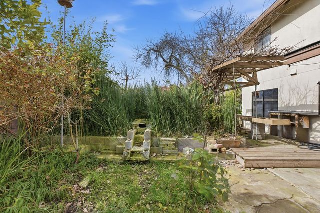 2400 Walnut Grove Way, Modesto, CA 95355