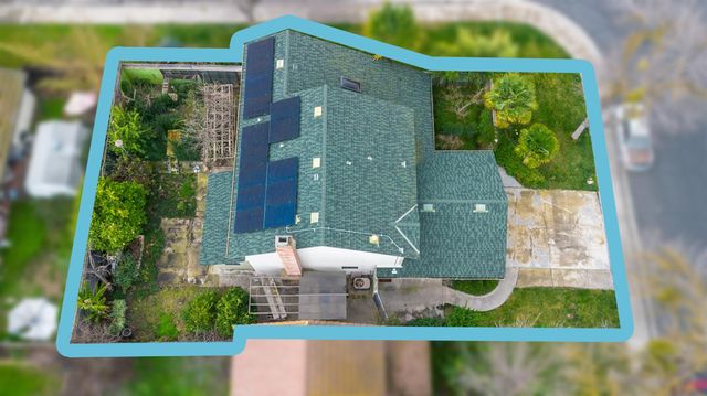 2400 Walnut Grove Way, Modesto, CA 95355