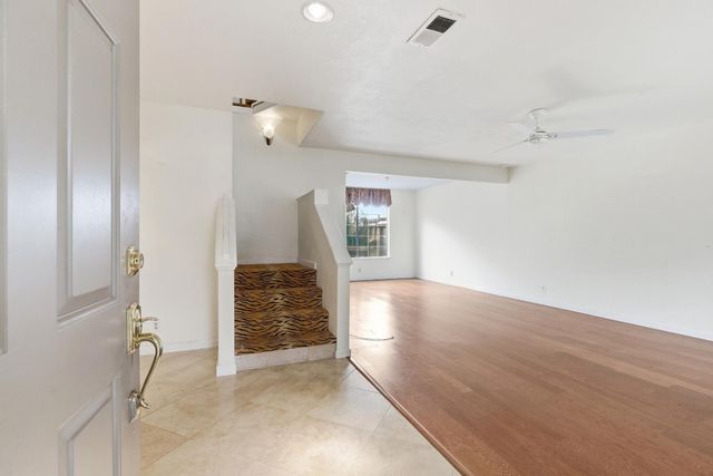 2400 Walnut Grove Way, Modesto, CA 95355