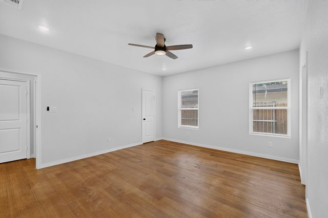 2000 Skylark Drive, Arlington, TX 76010