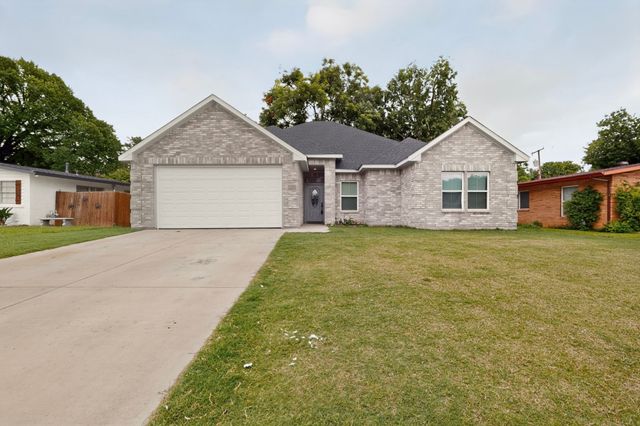2000 Skylark Drive, Arlington, TX 76010