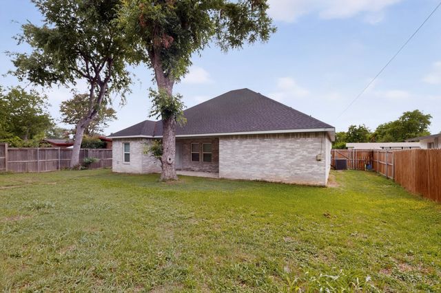 2000 Skylark Drive, Arlington, TX 76010