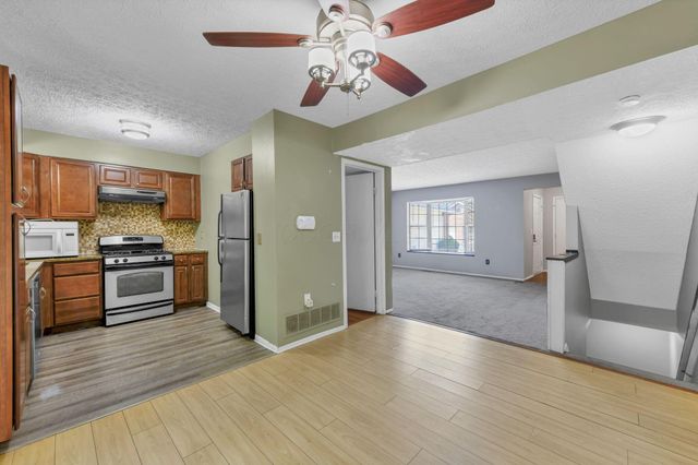 1372 Eastwick Way, Pickerington, OH 43147