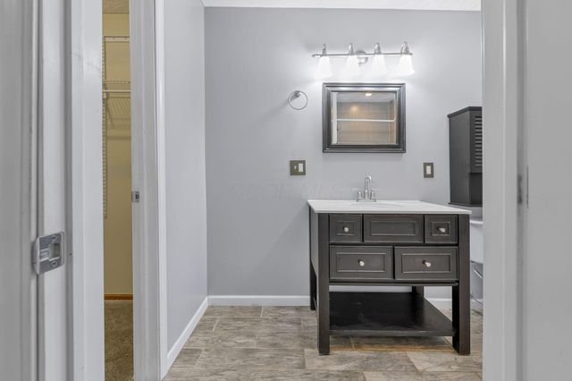 1372 Eastwick Way, Pickerington, OH 43147