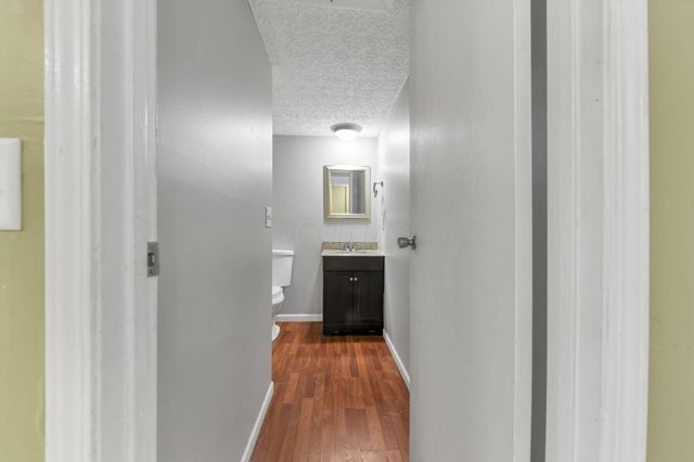 1372 Eastwick Way, Pickerington, OH 43147