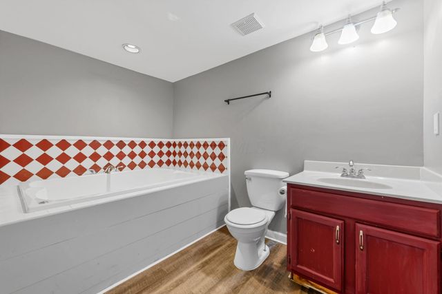 1372 Eastwick Way, Pickerington, OH 43147