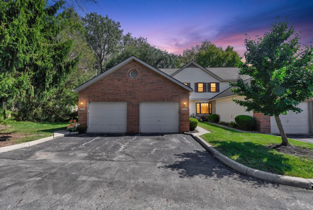 1372 Eastwick Way, Pickerington, OH 43147